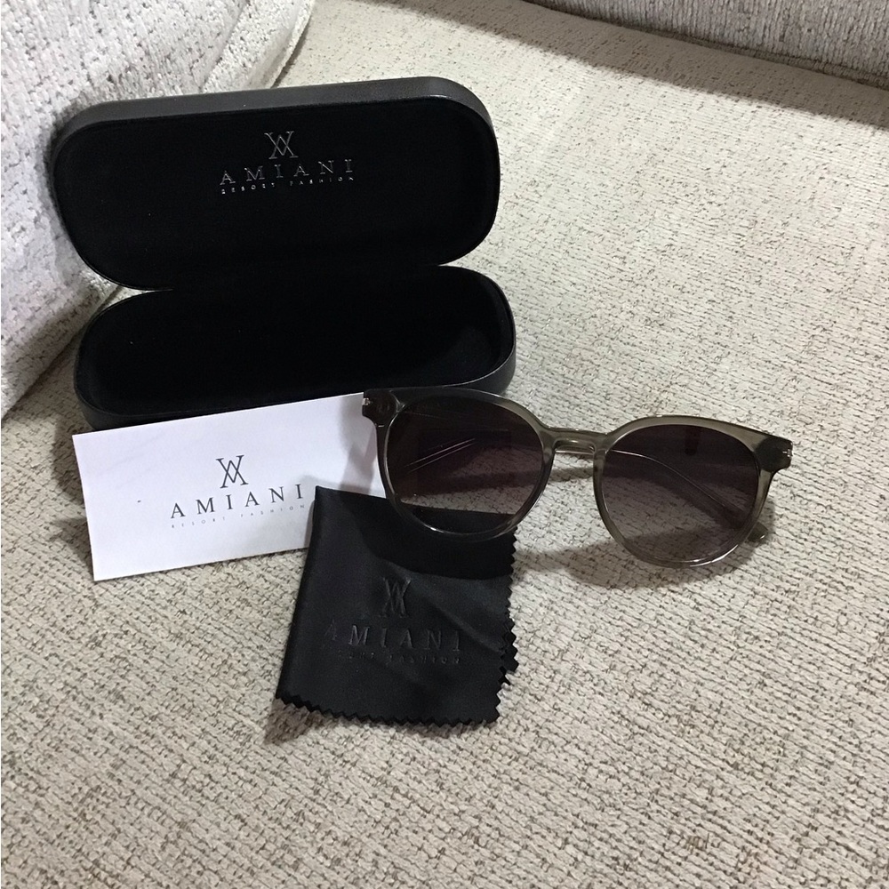 Amiani Sunglasses with Case